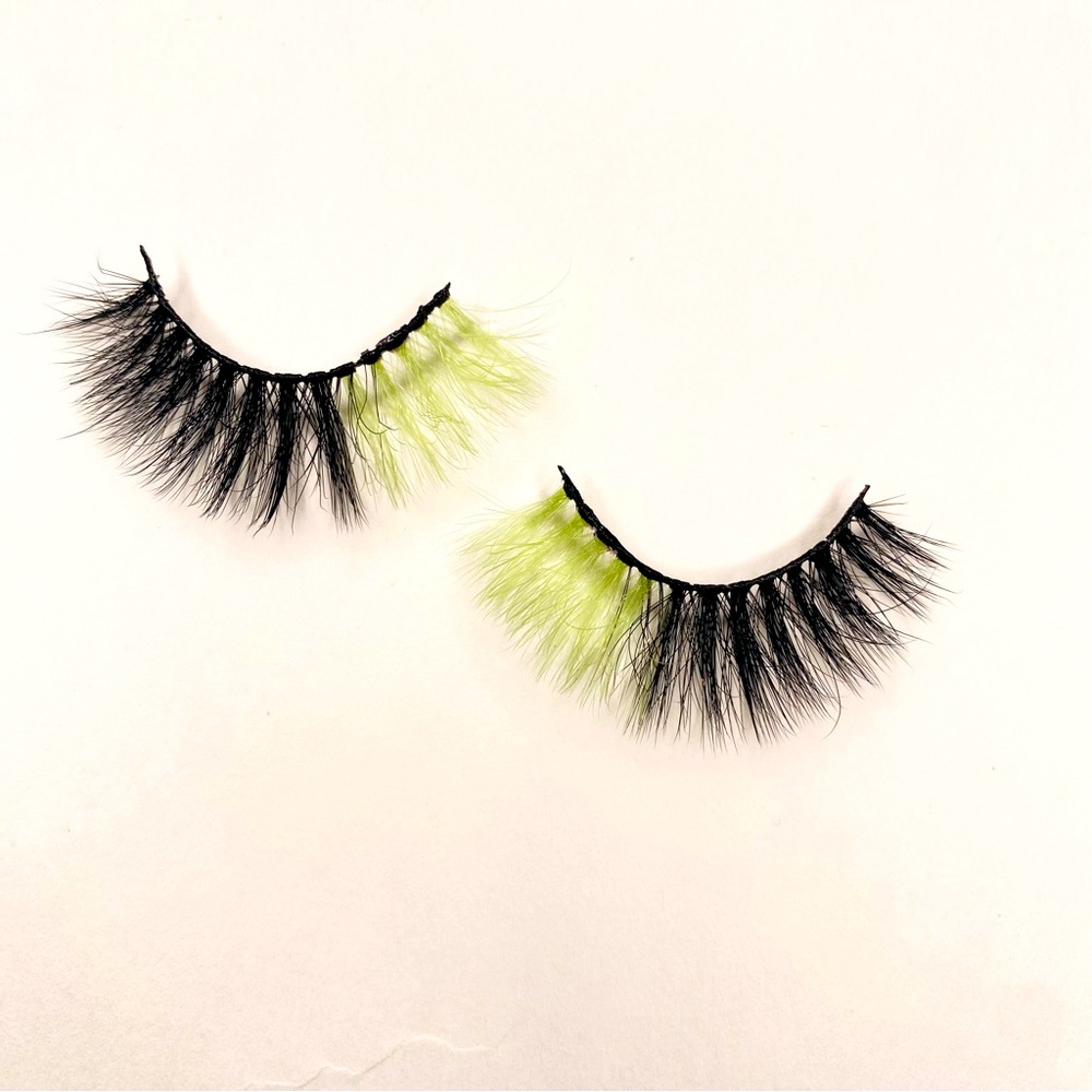 Color lashes